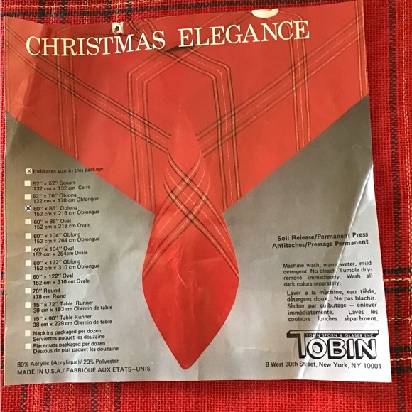 TOBIN SPORN & GLASER INC. Vintage Christmas Tablecloth - Picture 1 of 5